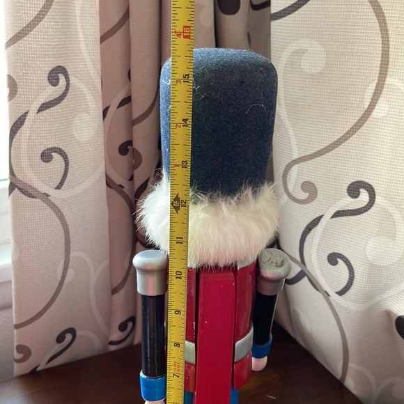 Nutcracker - Picture 3 of 4